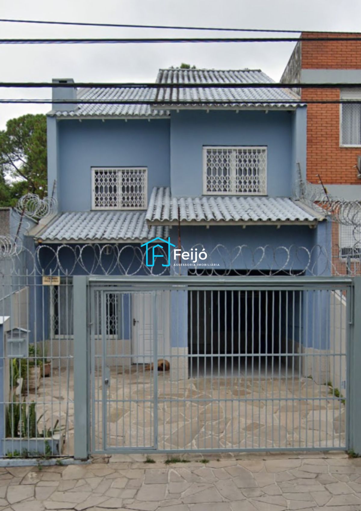 Casa 5 dormitórios com 2 suítes, com piscina, churrasqueira no bairro Partenon/Jardim Botânico