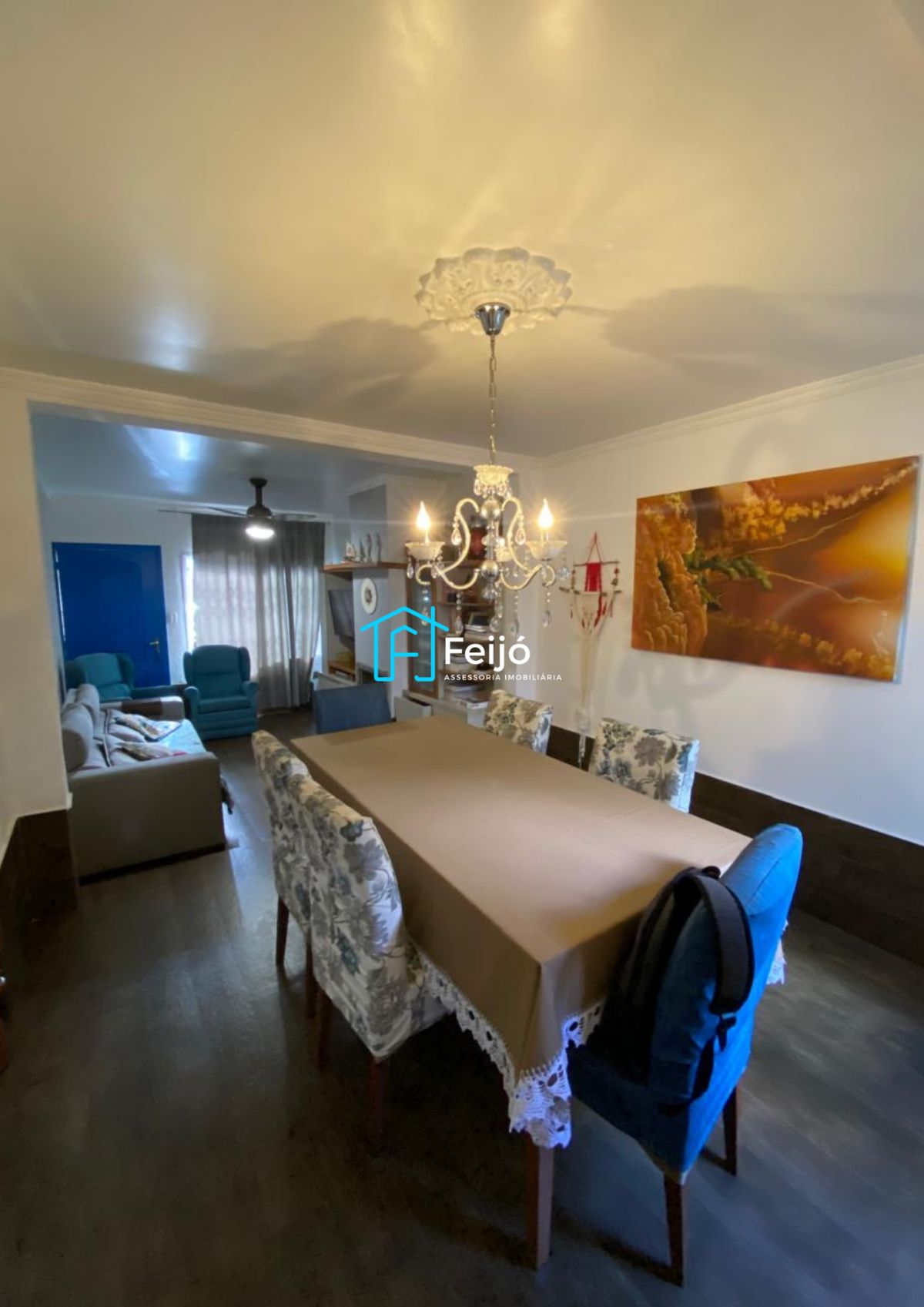 Casa 5 dormitórios com 2 suítes, com piscina, churrasqueira no bairro Partenon/Jardim Botânico