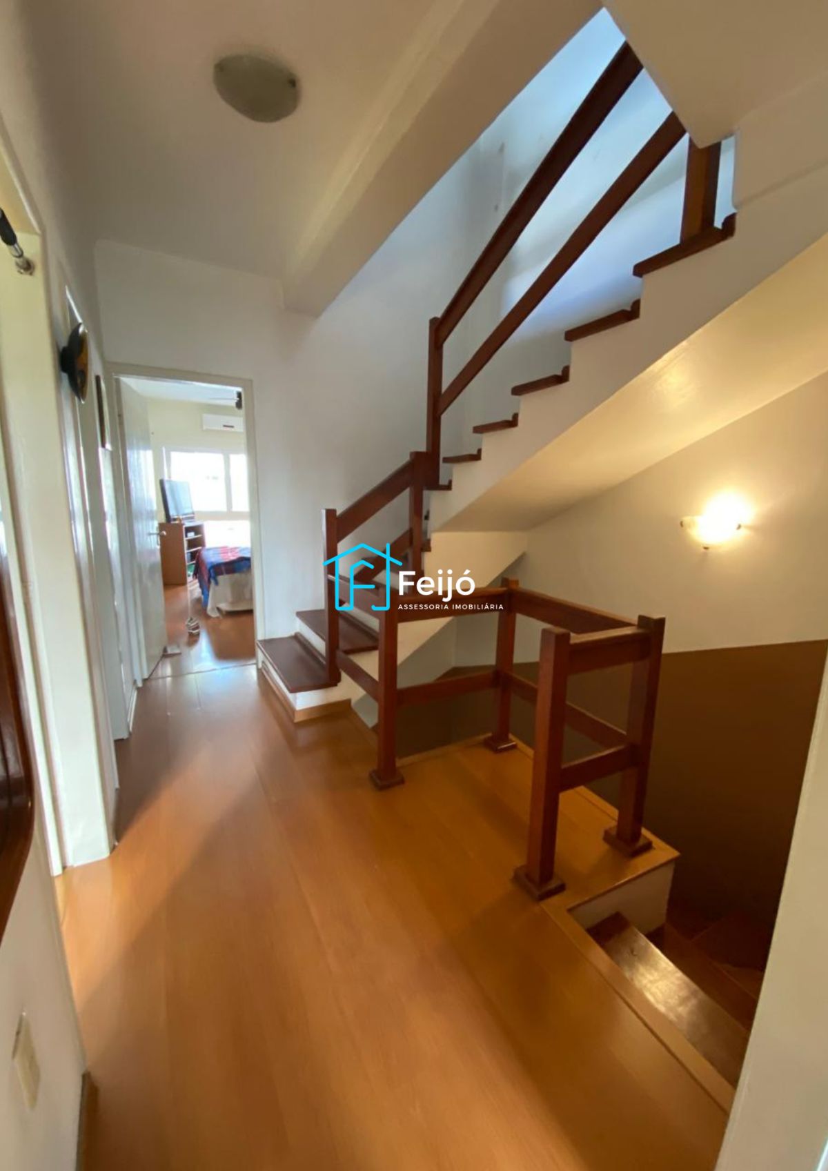 Casa 5 dormitórios com 2 suítes, com piscina, churrasqueira no bairro Partenon/Jardim Botânico