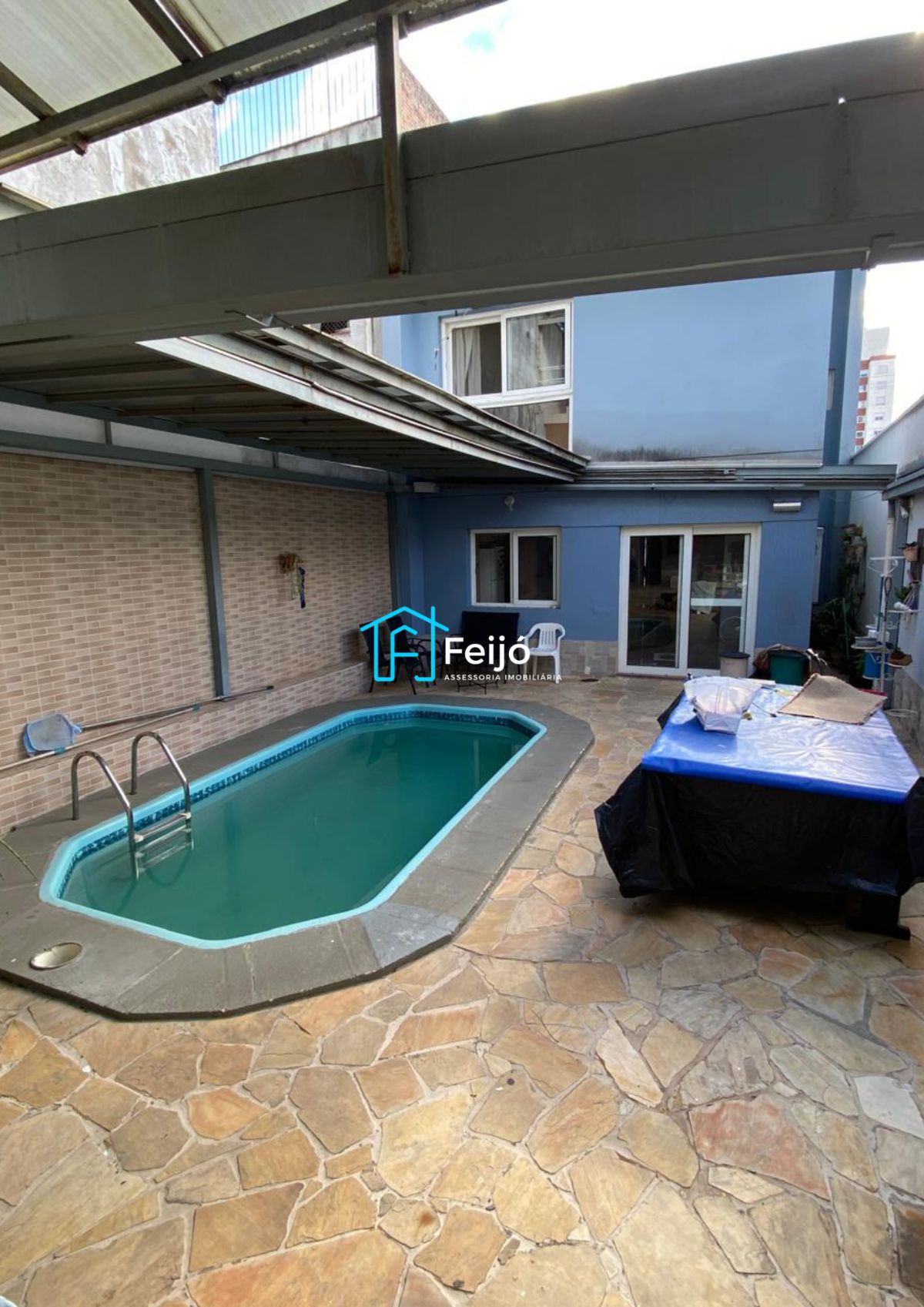 Casa 5 dormitórios com 2 suítes, com piscina, churrasqueira no bairro Partenon/Jardim Botânico