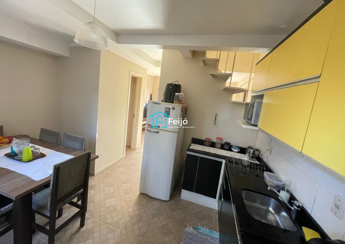 Casa 3 dormitórios no bairro Camaquã próximo ao Zaffari Cavalhada