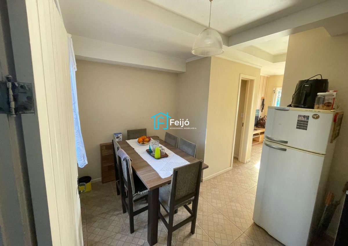Casa 3 dormitórios no bairro Camaquã próximo ao Zaffari Cavalhada