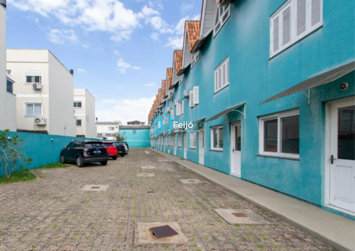 Casa 3 dormitórios no bairro Camaquã próximo ao Zaffari Cavalhada