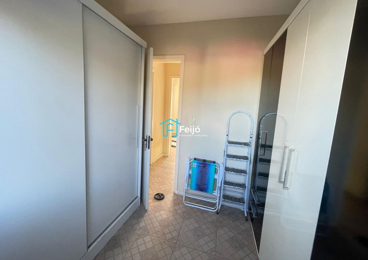 Casa 3 dormitórios no bairro Camaquã próximo ao Zaffari Cavalhada