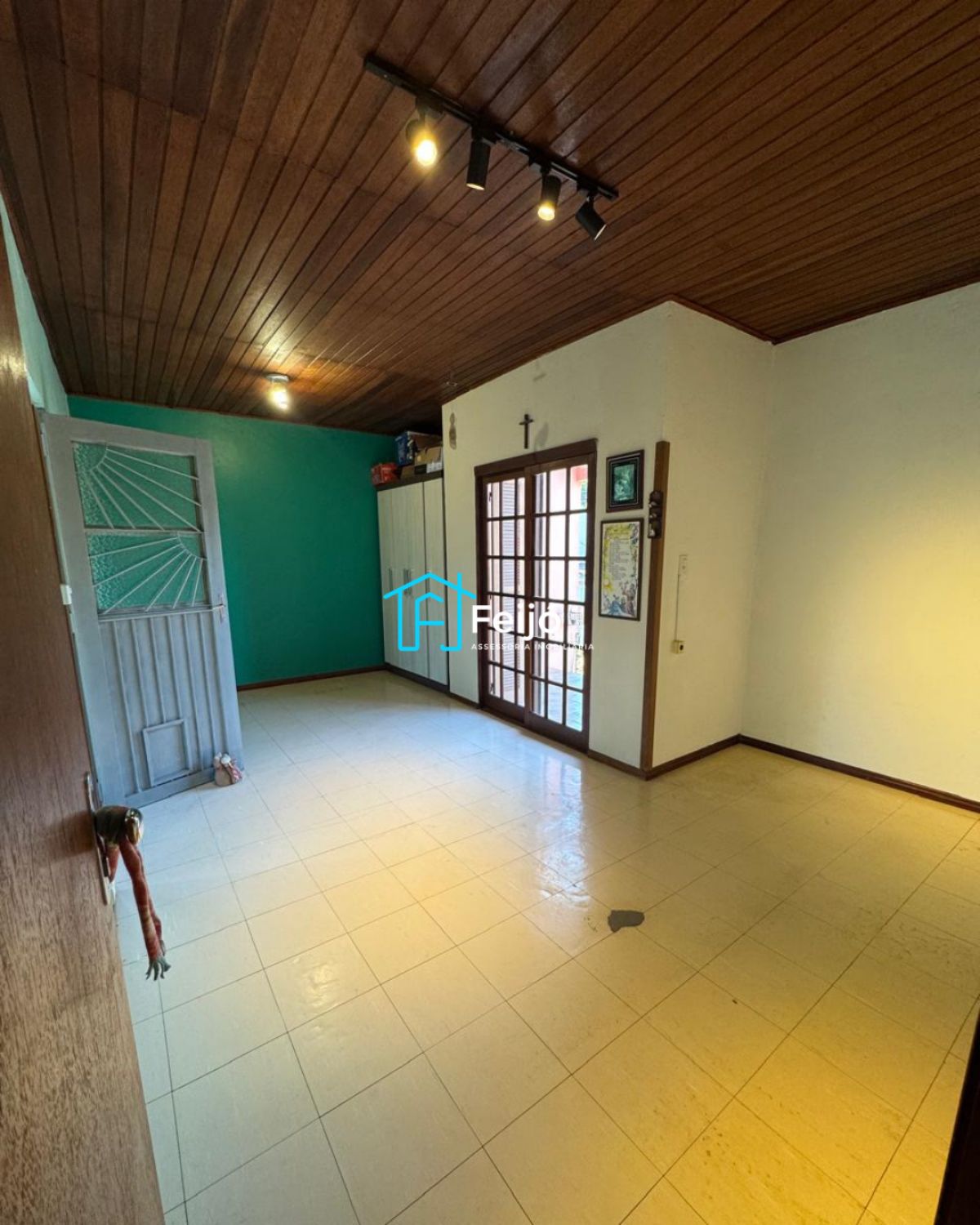 Casa 4 dormitórios com 2 pisos na Restinga Nova