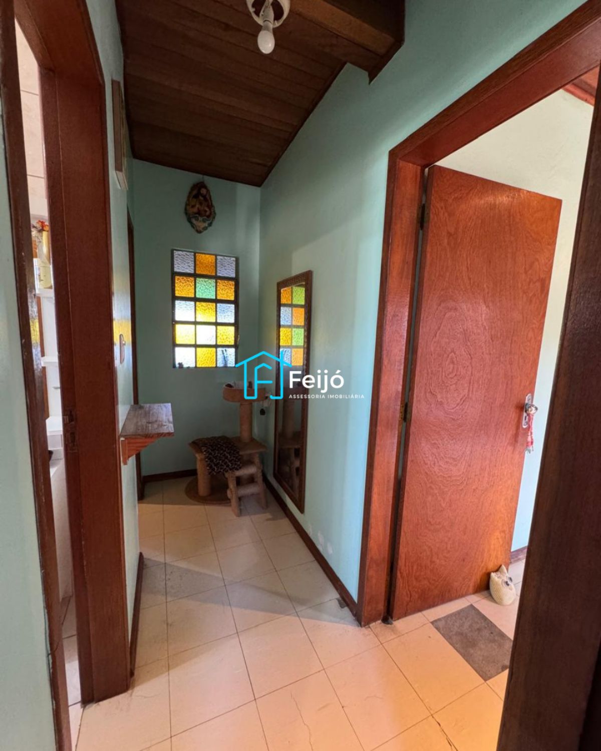 Casa 4 dormitórios com 2 pisos na Restinga Nova