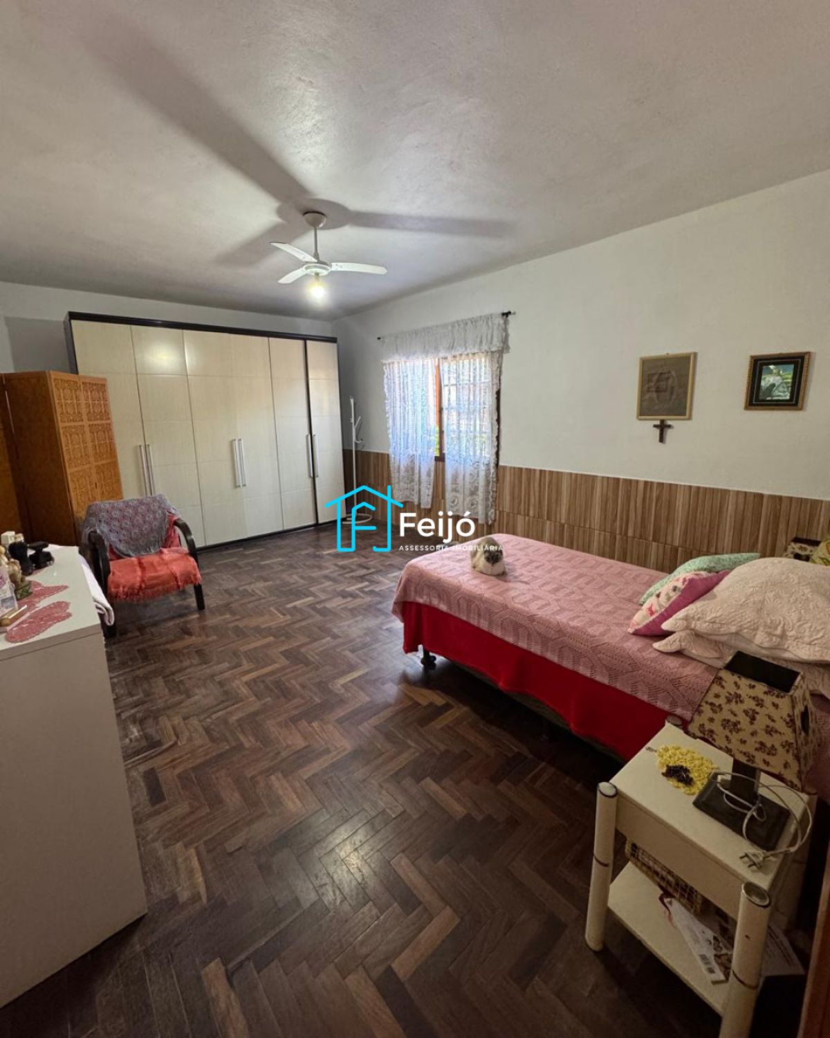 Casa 4 dormitórios com 2 pisos na Restinga Nova