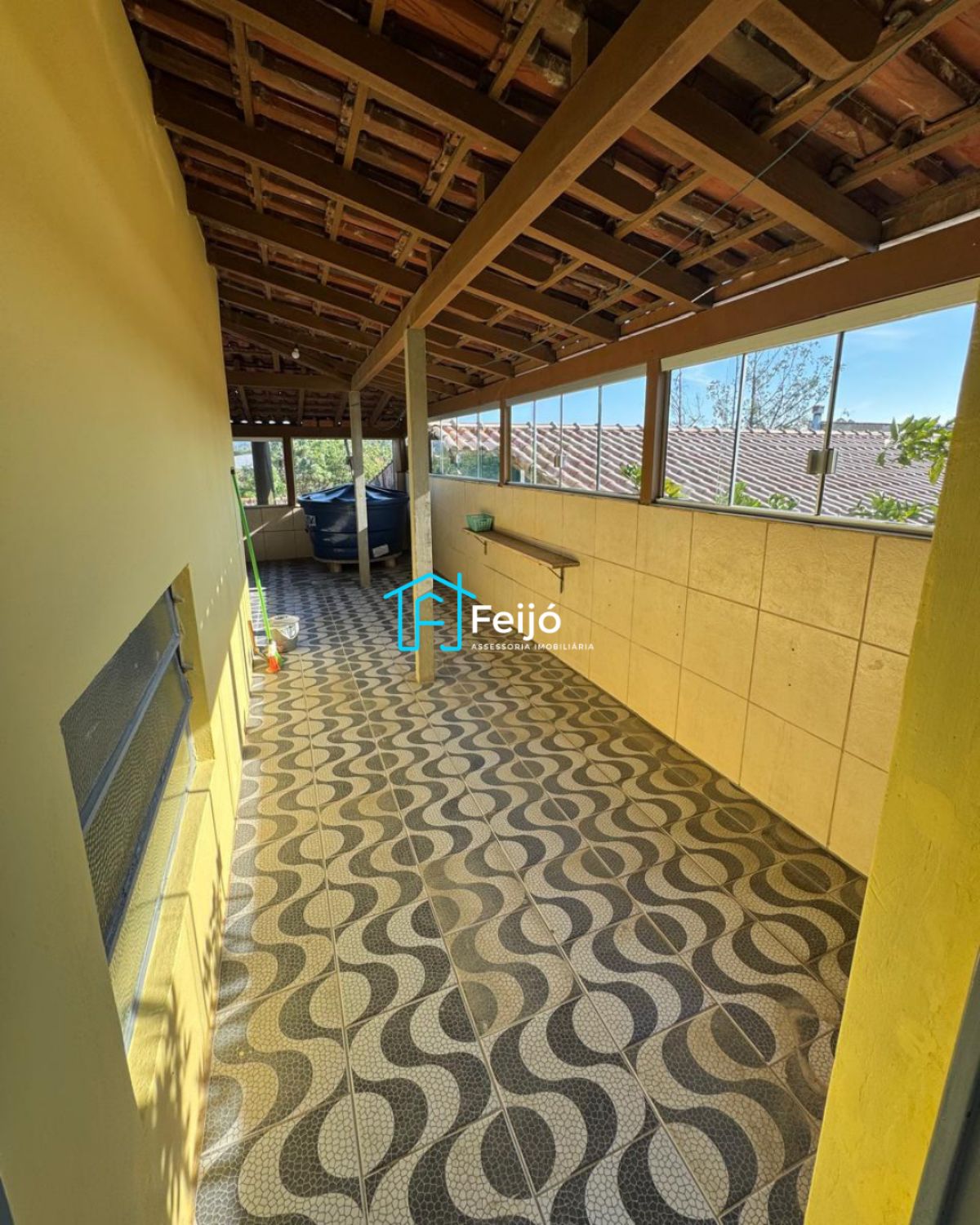 Casa 4 dormitórios com 2 pisos na Restinga Nova