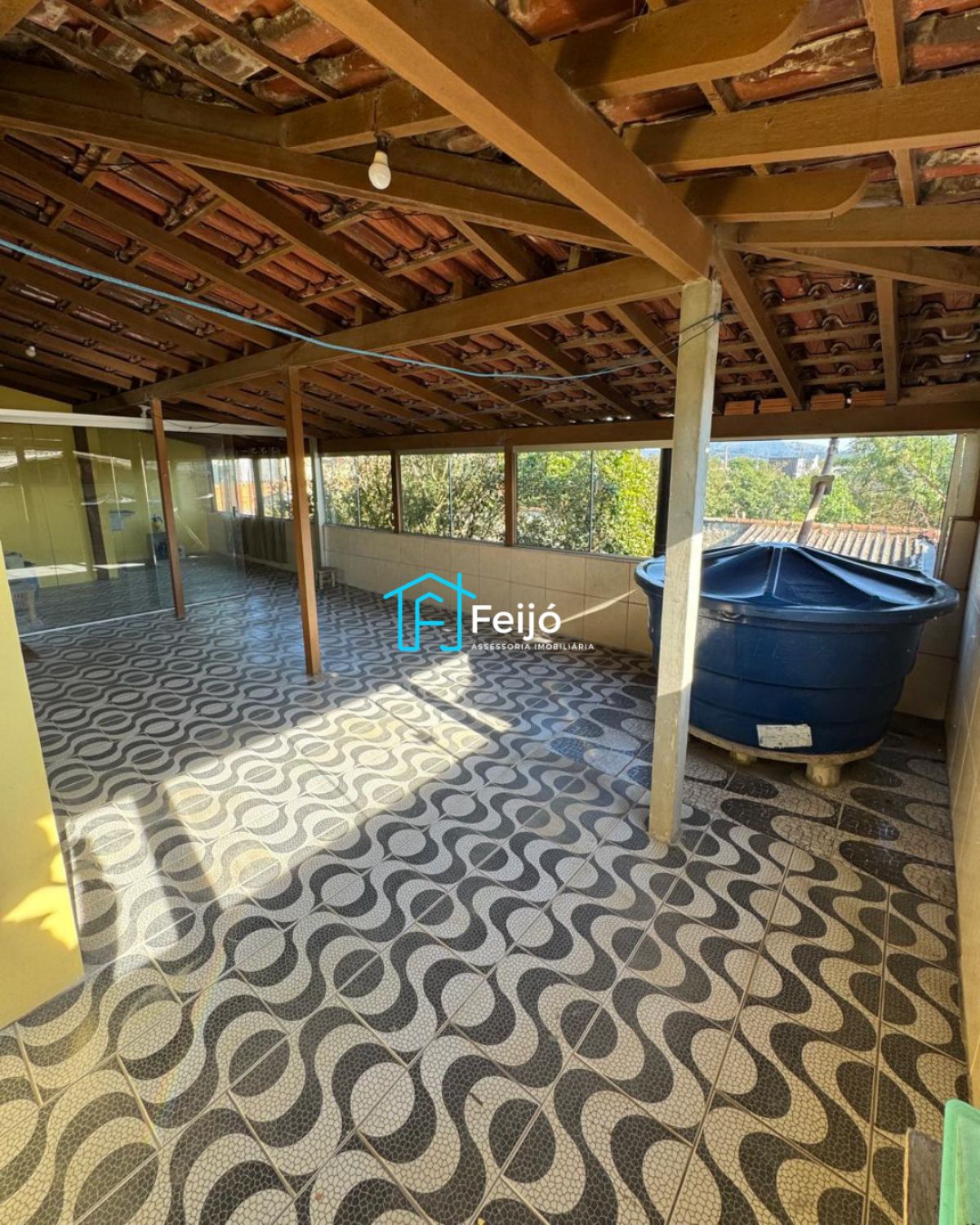 Casa 4 dormitórios com 2 pisos na Restinga Nova