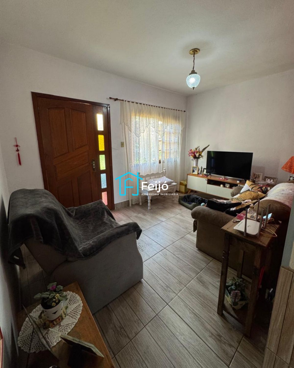 Casa 4 dormitórios com 2 pisos na Restinga Nova
