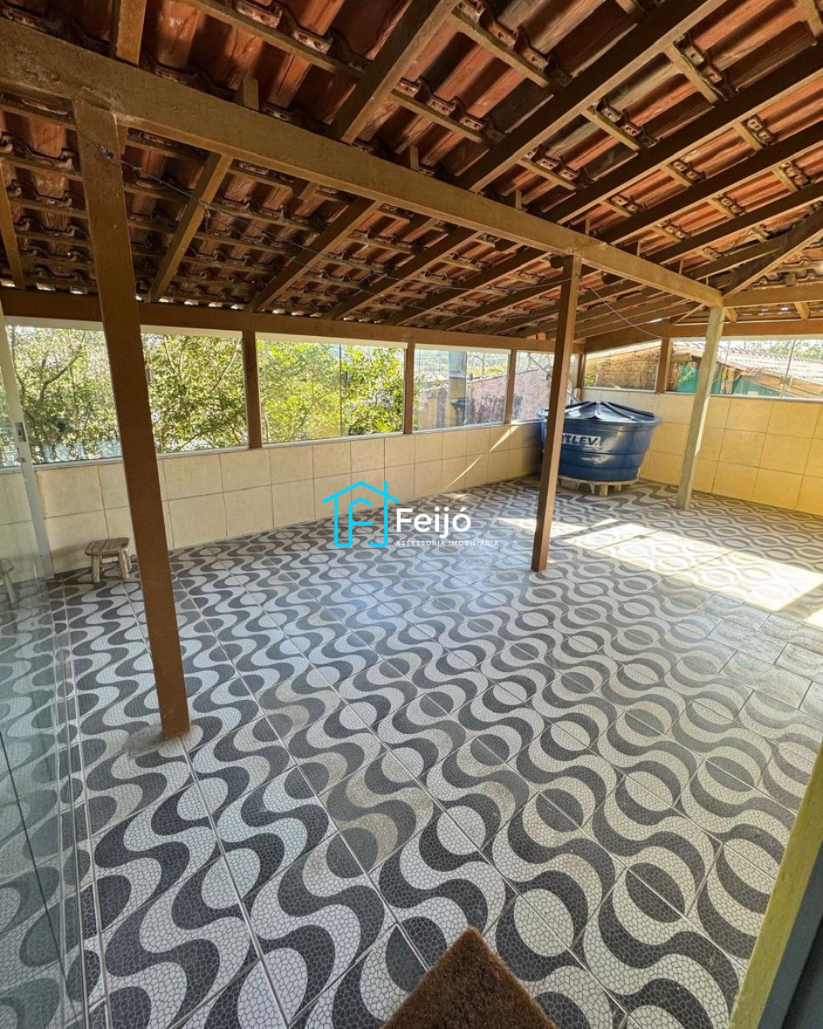 Casa 4 dormitórios com 2 pisos na Restinga Nova