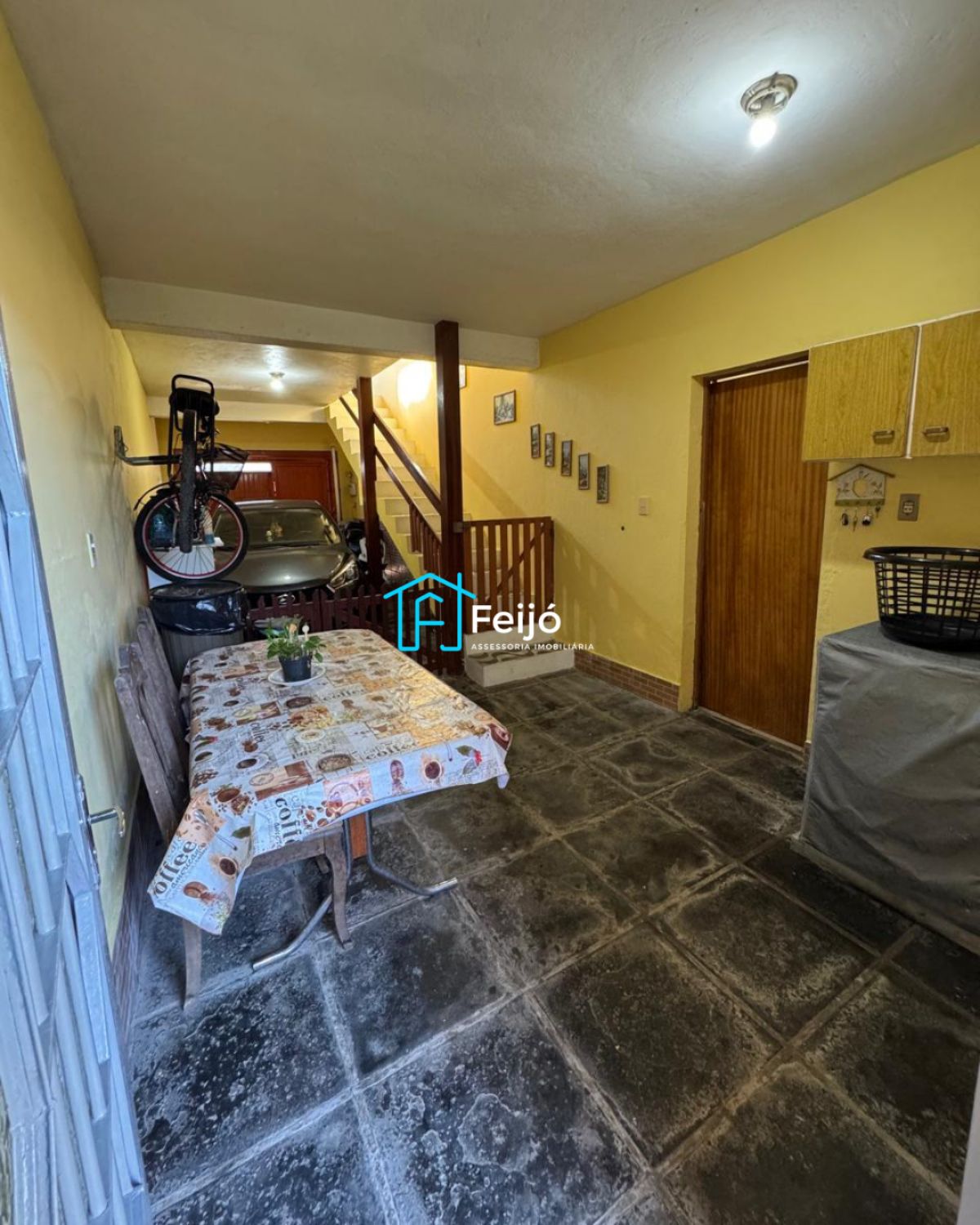 Casa 4 dormitórios com 2 pisos na Restinga Nova