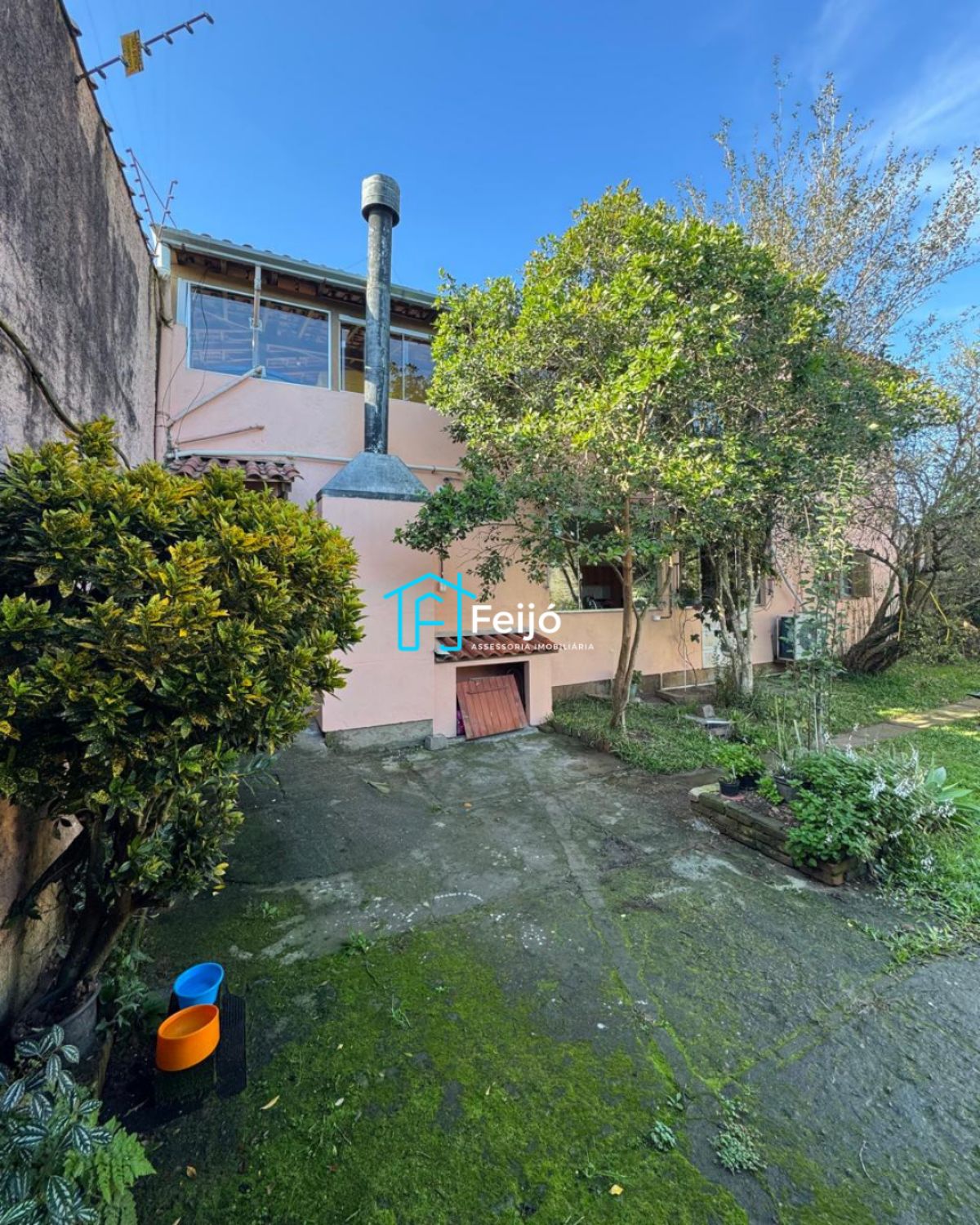 Casa 4 dormitórios com 2 pisos na Restinga Nova