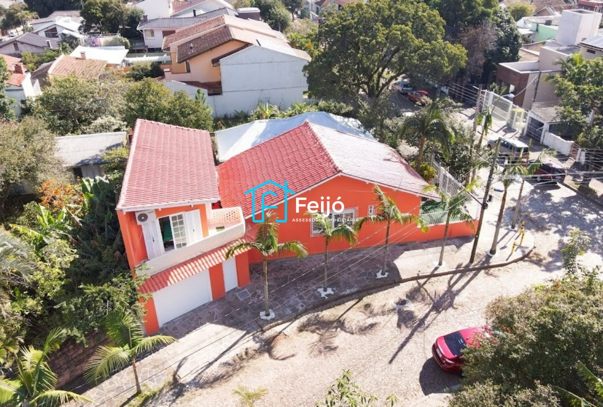 Casa 3 dormitórios no Bairro Teresópolis
