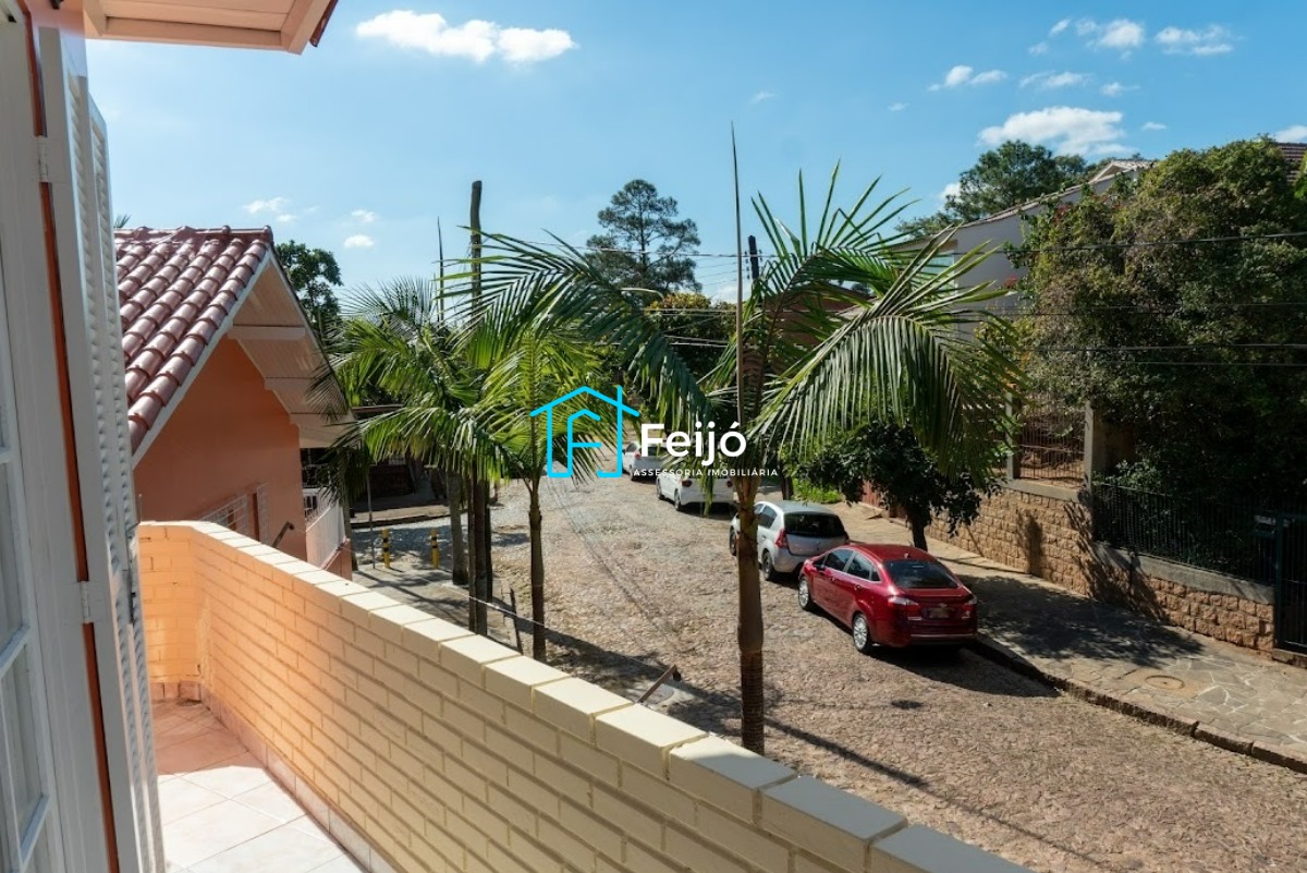 Casa 3 dormitórios no Bairro Teresópolis