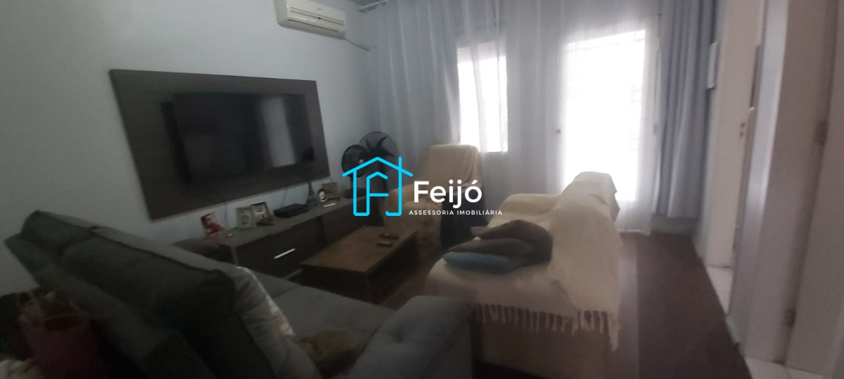 Casa 3 dormitórios próximo ao Barra Shopping - Bairro Cristal