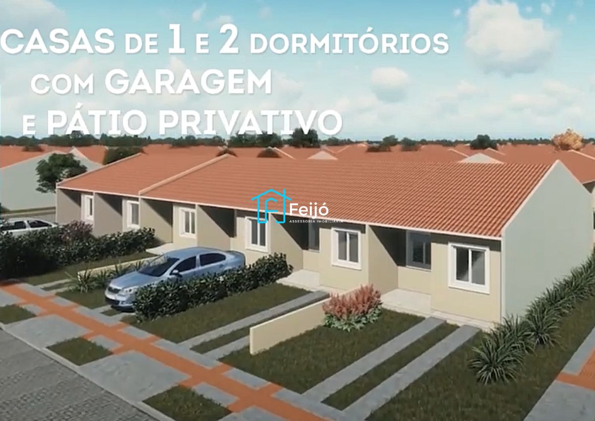 Casa 2 dormitórios com pátio fundos e frente com box para carro - Cachoeirinha