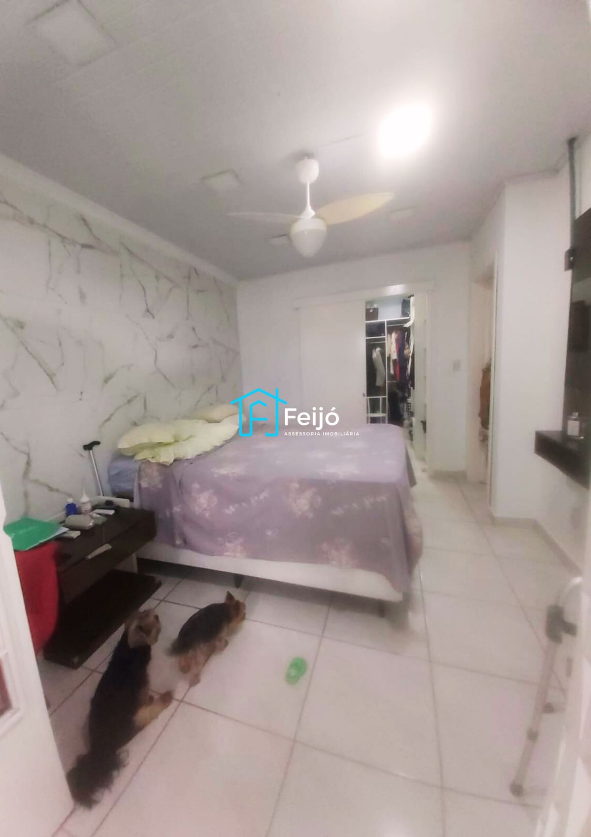 Sobrado 3 dormitórios com salão religioso no bairro Cavalhada