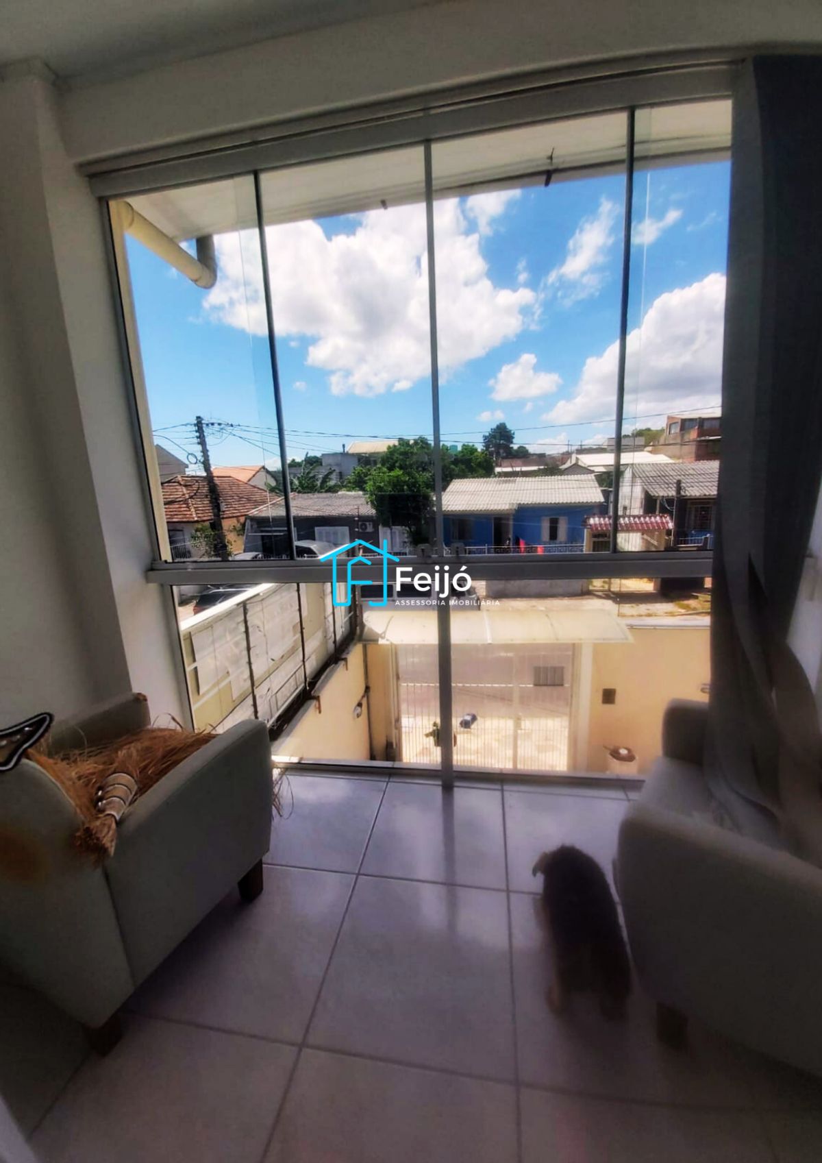 Sobrado 3 dormitórios com salão religioso no bairro Cavalhada
