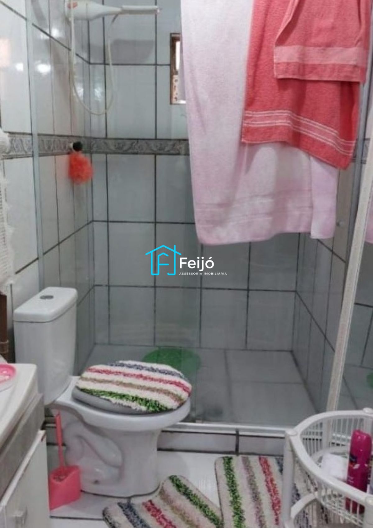 Casa 3 dormitórios no bairro Hípica