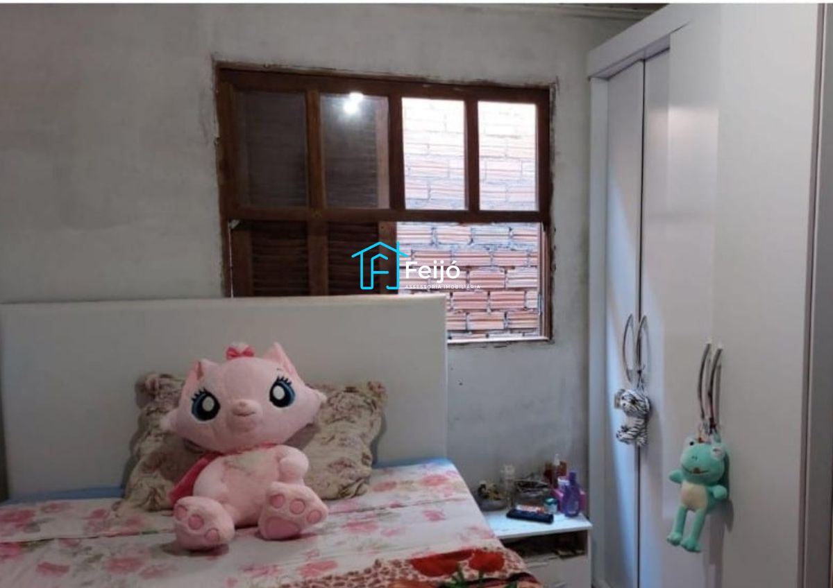 Casa 3 dormitórios no bairro Hípica