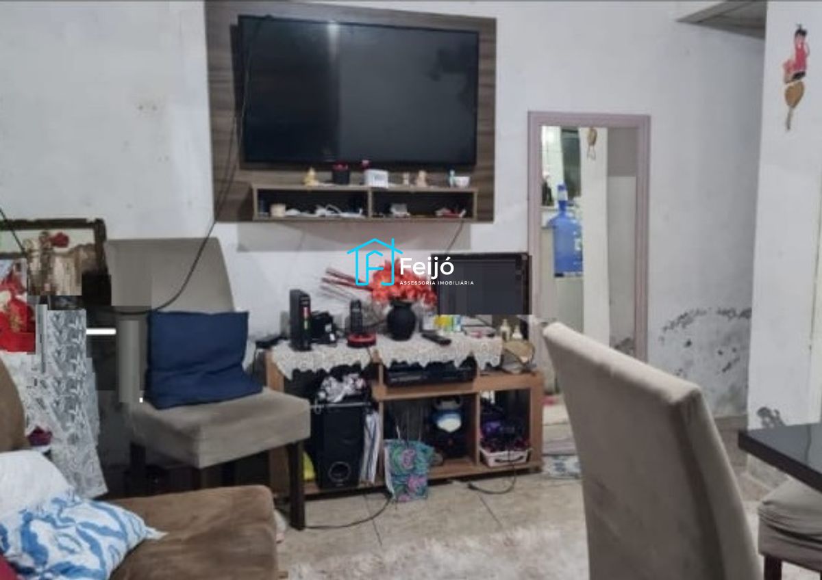 Casa 3 dormitórios no bairro Hípica