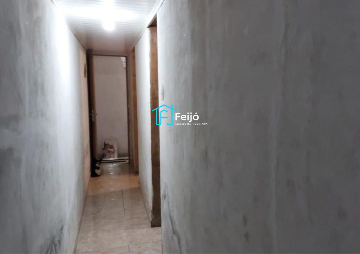 Casa 3 dormitórios no bairro Hípica